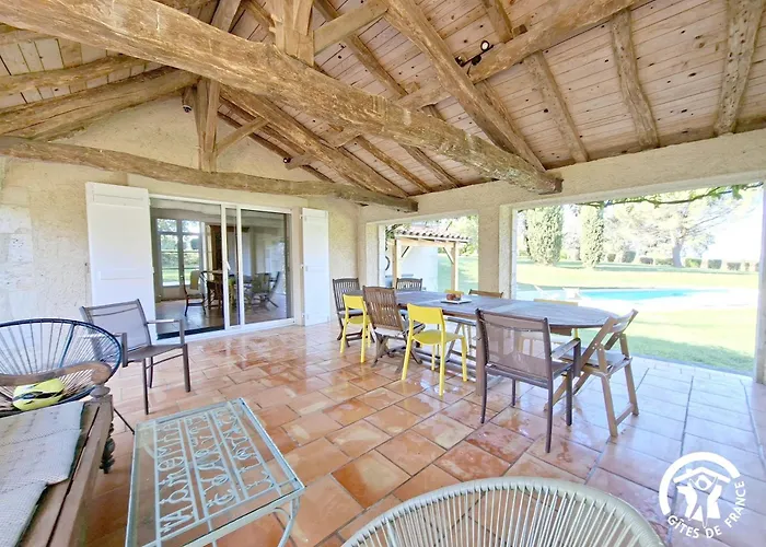 Semesterbostad Peyres